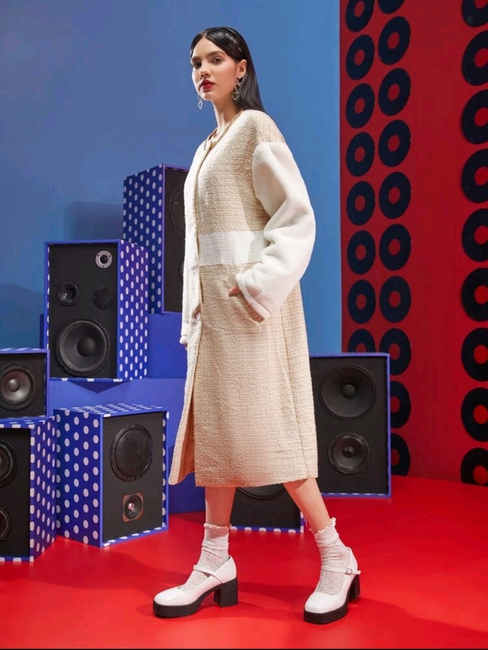 Beige & White Tweed Coat with Faux Fur Sleeves – Oversized M – New